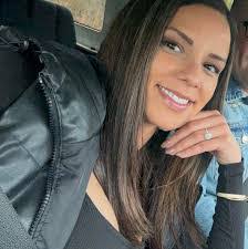 Annie Fortier's Instagram, Twitter & Facebook