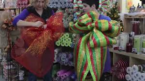 Comment Faire Une Boucle Avec Du Filet Noel Decoration Christmas Crafts For Adults Christmas Noel