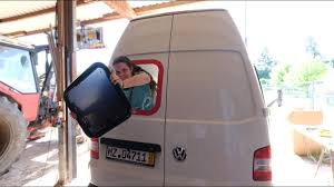 How To Carbest Seiten Und Heck Fenster Im Vw T5 Diy Campervan Einbauen Vw T5 Heck Fahrzeugfolierung