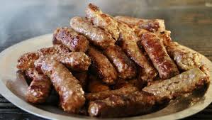 Cevapcici Eine Kostlichkeit Aus Dem Balkan Rezept Lebensmittel Essen Essen Rezepte