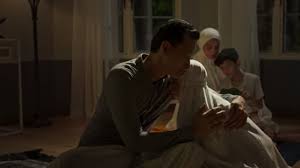 Meirose berusaha keras untuk menciptakan surga di keluarganya, bersama suami dan kedua anaknya. Produksi Film Surga Yang Tak Dirindukan 3 Nyaris Dibatalkan