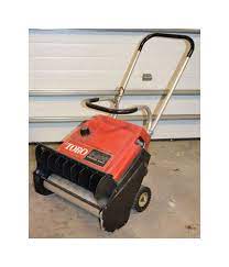 Toro's most innovative product is the toro snowmaster | a hybrid self propelled snowblower the age old snowblower dilemma. My Abused Toro S 200 Snowblower On Tool Box Buzz Tool Box Buzz