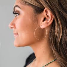 Aros grandes de oro rosa. Aros rellenos de oro rosa de 14 quilates. Aros  extrafinos, aros de 2 pulgadas, aros de 1,5 pulgadas, aros de 1 pulgada y  aros de 3/4 de pulgada.