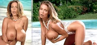 Tiffany towers - golden couch - tiffany-towers.com