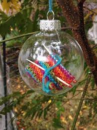 11 diy knit christmas decorations and ornaments. Ravelry Holeymolee S Christmas Ornaments Christmas Knitting Knit Christmas Ornaments Christmas Ornaments