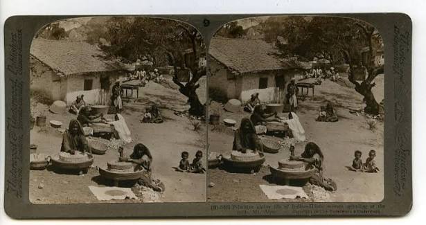 India Mount Abu women grinding at the mills ...
