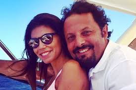 Flora canto è un'attrice e conduttrice italiana, diventata famosa per la relazione con filippo bisciglia, finita male dopo la partecipazione di quest'ultimo al grande fratello. L Ex Tronista Flora Canto E Incinta Di Enrico Brignano Sono Alle Prime Settimane
