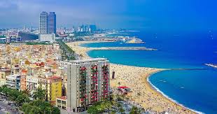 Sehr schönes und sauberes apartment mit supermoderner küche, bequemen doppelbett, tv, safe und balkon von dem man die urige gasse bis hinunter aufs meer schauen kann. Strande In La Barceloneta Costa Barcelona
