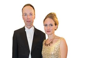 Tt hilla halla aho elokuvadivari. Hymy Selvitti Puoluejohtajien Kotijoukot Sokkotreffeja Talousvaikeuksia Huippuliksoja Hymy
