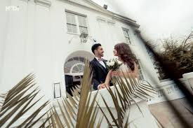 London is home to some of the world's best museums where you can discover a wealth of fascinating artefacts. Hochzeit In London Dunia Mo London Hadi Studio