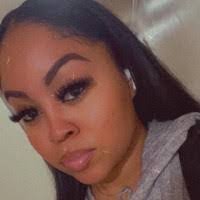 Amber Crawley's Instagram, Twitter & Facebook