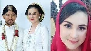 See more of arumi bachsin on facebook. Foto Emil Dardak Momong Anak Saat Istri Sibuk Kegiatan Arumi Bachsin Aku Tambah Trisno Mas Tribunnews Com Mobile