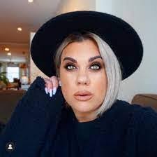 Beth Mcnatt's Instagram, Twitter & Facebook