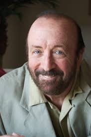 Why are actors in Las Vegas often overlooked for auditions?