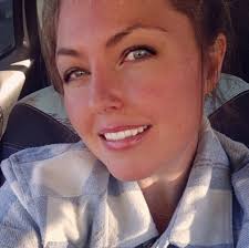 First-generation hybrid between neanderthal and denisovan