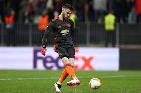 In april 2019 the goalkeeper signed a contract with atlético madrid that nets him a whopping salary of 20.8 million euro (18.3 million pound) per year. Man Utd Ready To Sell David De Gea In Player Plus Cash Transfer To Sign Jan Oblak Mirror Online
