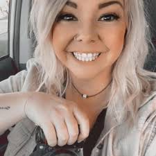 Now booking Western couples' sunset sessions! 🤠✨ Grab your favorite  western gear, and let's capture your love story with that golden sun  shining behind you. 🌅 These sessions are $200 and include