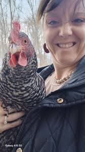 Can you see the resemblance? #chicken #motherdaughtertime