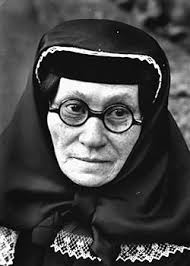 Amazon.com: Margaret Bourke-White: Moments in History: 9781938922121:  Quimby, Sean, Rubio, Oliva María, Bourke-White, Margaret: Books