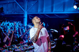 Amar original mix troyboi lowly. Troyboi And Snakehips Ride Sleek Hip Hop Electronic Wavez On New Single Dancing Astronaut
