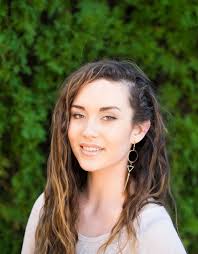 Danielle Seewald's Instagram, Twitter & Facebook