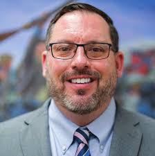 Learning Laboratory and Community Center: Positioning the Academic Museum  for Success