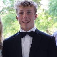 Lara Bliss's Instagram, Twitter & Facebook