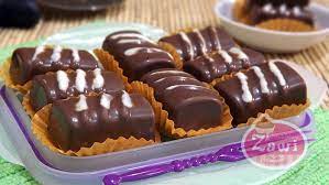 Coklat Praline Isi Rice Crispy Kacang Mente Coklat Manis Lembut Renyah Lezat Kue Kacang Coklat