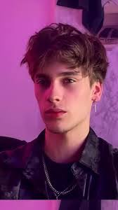 Damian Tanner's Instagram, Twitter & Facebook