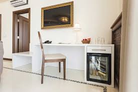 Portable minibar aus benzinkanister youtube/well done tips. Was Ist Eine Minibar Alle Infos Zum Minikuhlschrank Im Hotel
