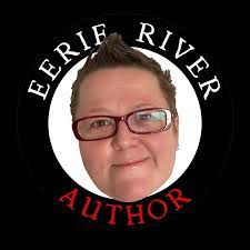 Darlene Holt's Instagram, Twitter & Facebook