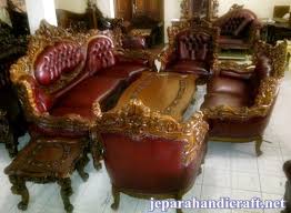 Dengan maraknya desain dan model rumah minimalis, maka beberapa perabot rumah pun menyesuaikan dengan desain dan model tersebut. Harga Sofa Murah