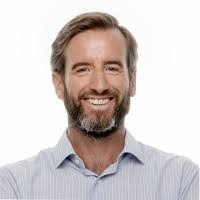 Roberto Casanueva's Instagram, Twitter & Facebook