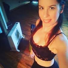 Kara Maynard's Instagram, Twitter & Facebook