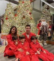 Juegos cristianos edificantes, es una plataforma de entretenimiento cristiano, con. De Los Pijamas De Los Beckham A La Diadema Navidena De Cristiano La Nochebuena De Los Famosos
