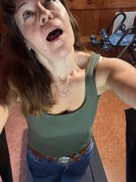 Dessie Baxter's Instagram, Twitter & Facebook