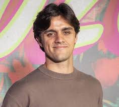 Por que a Globo sempre tentou fazer esse cara ser galã de novela?