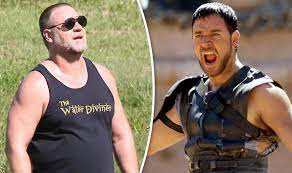 Russell crowe revealed this week that he almost turned down a role that later won him an oscar. Russell Crowe Looks Worlds Away From Gladiator Alter Ego Celebrity News Showbiz Tv Express Co Uk