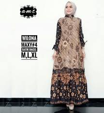 Beberapa model gamis dengan bahan wolfis dapat disimak sebagai berikut. Gamis Motif Garis Kombinasi Polos Nusagates