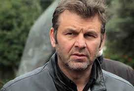 Όπως συνηθίζεται τα τελευταία χρόνια ο σπύρος παπαδόπουλος και η εκπομπή «στην υγειά μας ρε. Spyros Papadopoylos Sigmalive Magazine