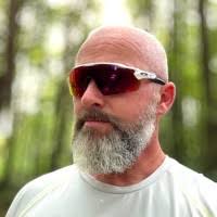 200+ perfiles de «Volek»