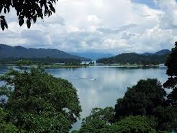 Pengertian pelestarian flora dan fauna adalah menjaga secara utuh flora dan fauna agar tidak punah. Kenyir Lake Wikipedia