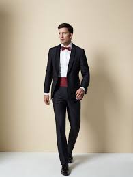 Nicht Nur Die Damen Machen Sich Am Wichtigsten Tag Ihres Lebens Besonders Chic Auch Die Herren We Designer Suits For Men Wedding Suits Men Blazer Outfits Men