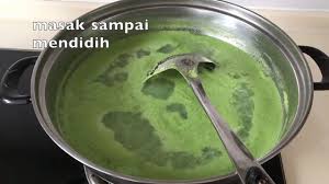 Coconut milk and pandan juice are cooked with agar agar powder and then pour into a mould and then chill layer by layer to form the beautiful green and white layers. Resepi Agar Agar Santan Pandan Youtube