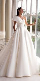 Wedding Dress Designers You Want To Know About Wedding Dresses Designer Wedding Dresses Bridal Dresses