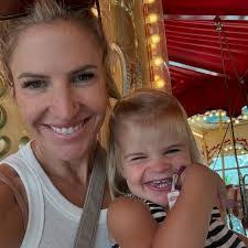 Lauryn Graves's Instagram, Twitter & Facebook