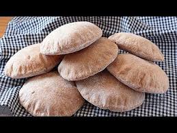 Un Pan De Pita Integral Es Una Fuente De Fibra Y Vitaminas Vamos A Ver Que Detalles Hay Que Tener En Cuenta A Pan De Pita Pan Pita Casero Recetas Con