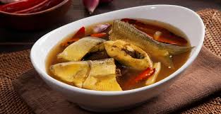 Masukkan ikan patin, cabai rawit merah, cabai rawit hijau, tomat hijau, asam jawa, kecap manis, garam, dan gula pasir. 3 Resep Dan Cara Membuat Pindang Bandeng Imlek
