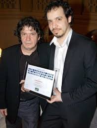 He is most known as the creator, director, writer, editor, composer, and lead actor of the french television series kaamelott, in which he also plays king arthur. 8 Idees De Astier O Kaamelott Alexandre Astier Serie Kaamelott