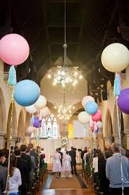 Crystal Chandelier Wedding Decor Colorful Balloons Aisle Decor Church Wedding Photos Flower Petals Decor Mason Jar Ballons Hochzeit Hochzeitsspass Luftballons